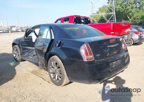 2014 Chrysler 300 300S z USA, uszkodzony, nr VIN 2C3CCAGG8EH255726